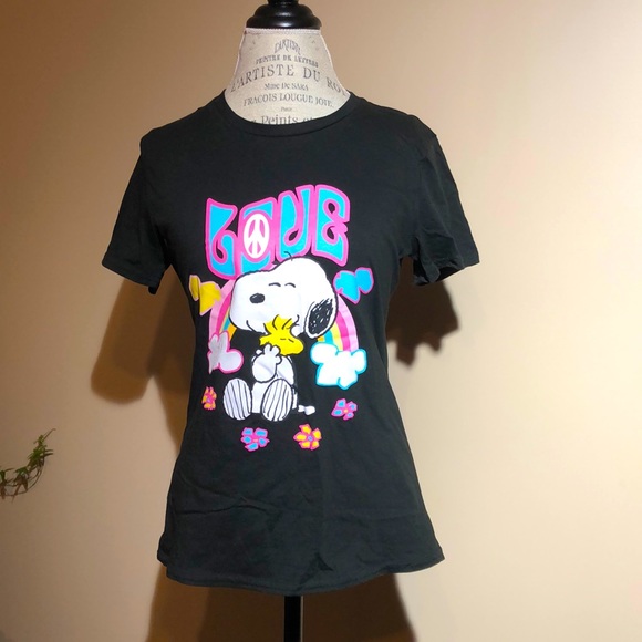 Snoopy Love Tshirt - Picture 3 of 4